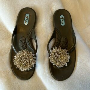 Oka B Olive Green Floral Embellishment Sandals